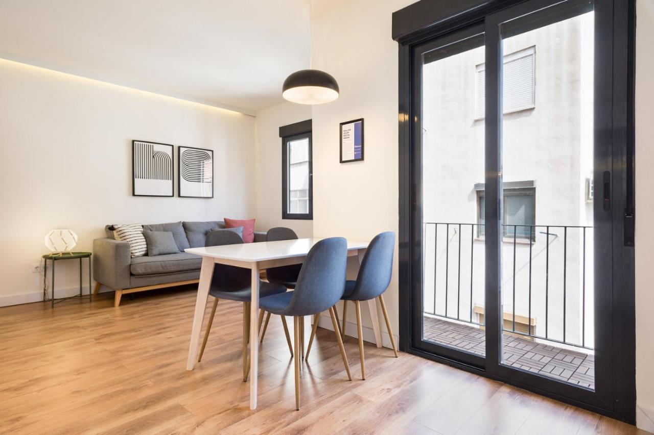 Urban Chill Apartments By Olala Homes 오스피탈레트 데 요브레가트 외부 사진