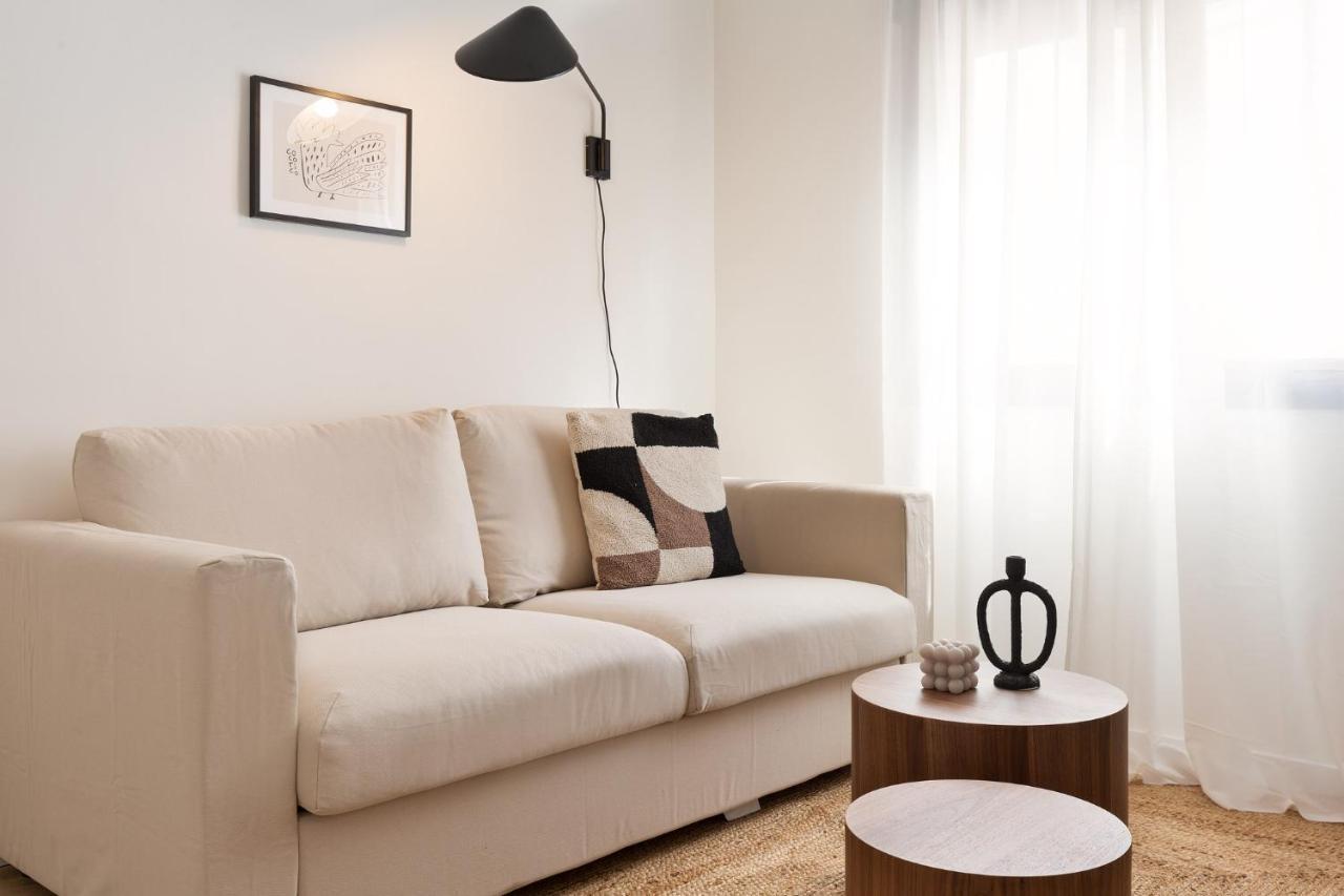 Urban Chill Apartments By Olala Homes 오스피탈레트 데 요브레가트 외부 사진